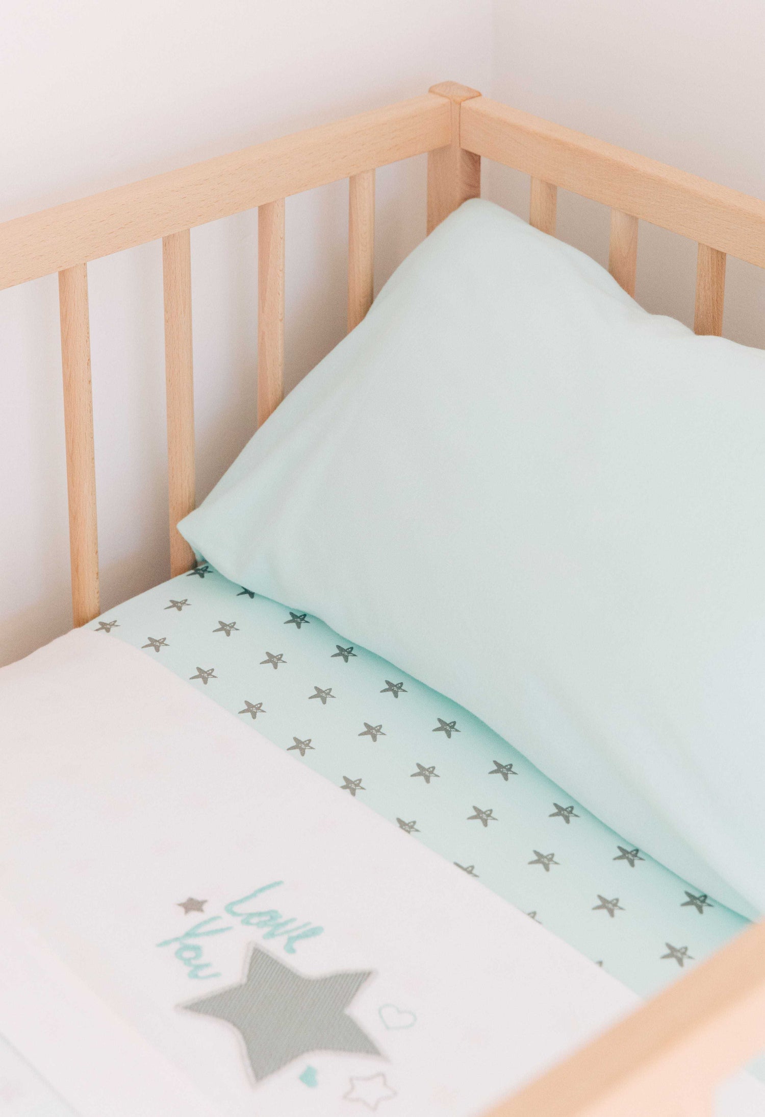 CÓMO LAVAR LA ROPA DE CAMA DE BEBÉ