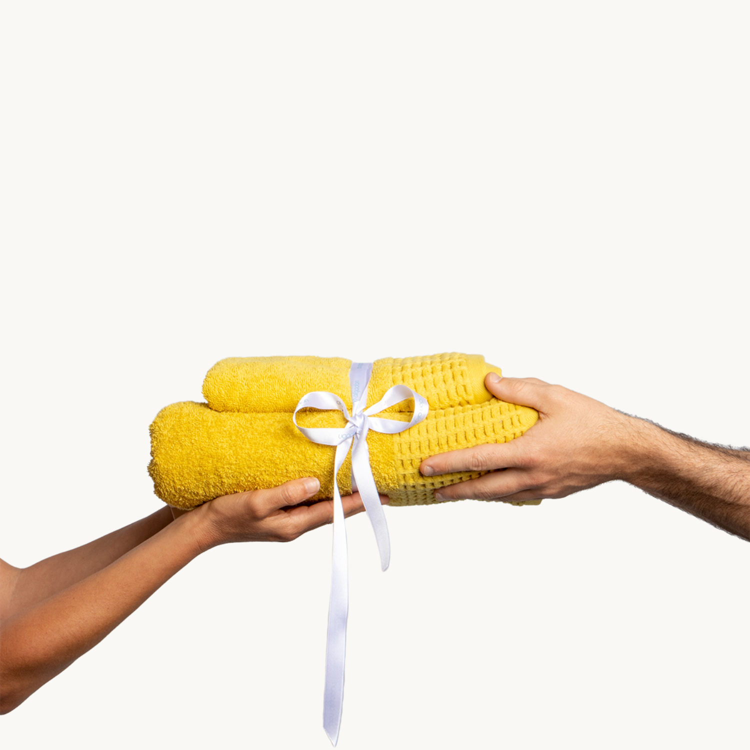 ¿CUÁNTO DINERO HAY QUE ENTREGAR EN UNA BODA?