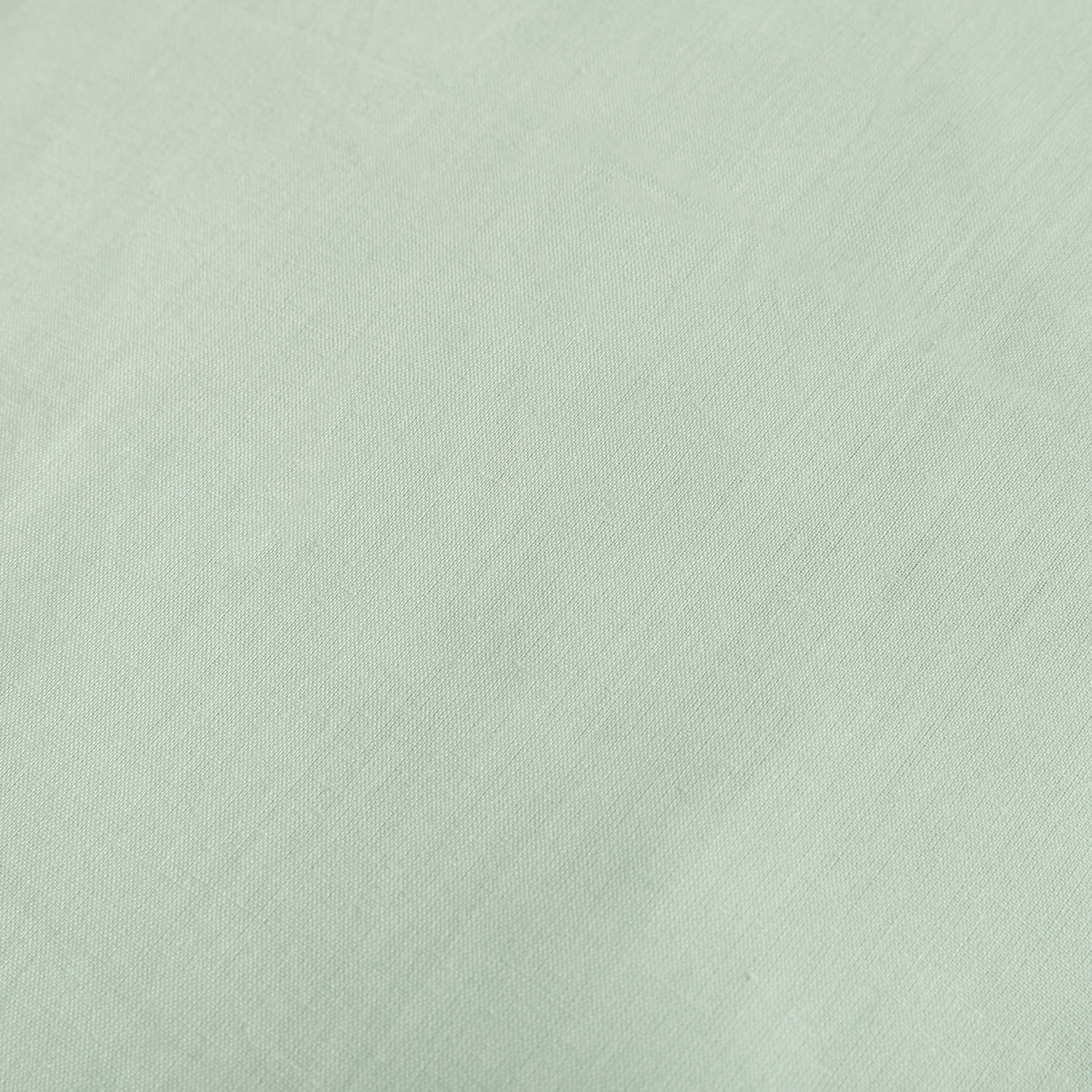 4538370