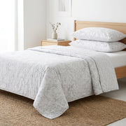 Reversible quilt and pillowcases — Llartextil | Generated by Modelize